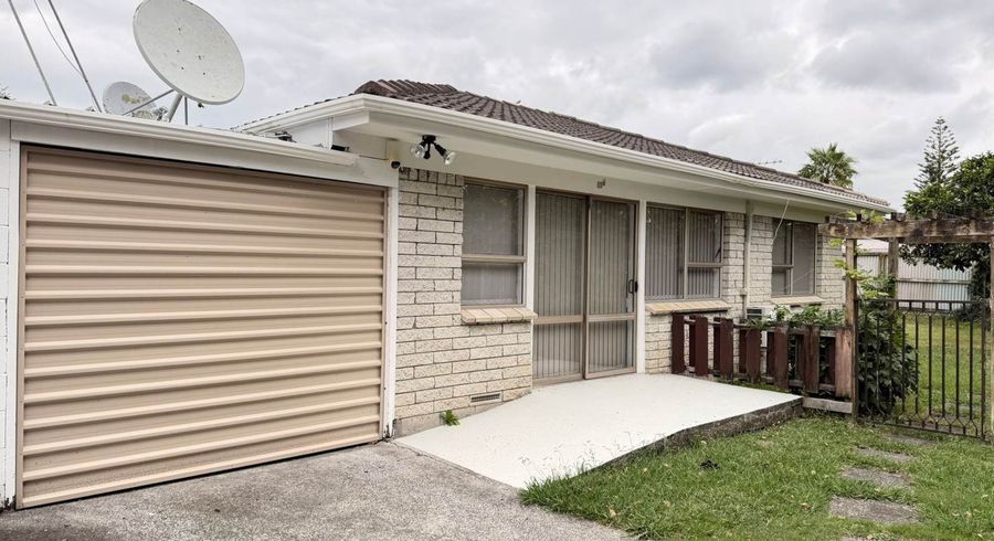  at 2/13 Royal Arch Place, Rosehill, Papakura, Auckland