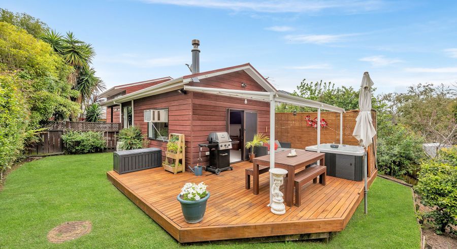  at 1/161 Aviemore Drive, Highland Park, Auckland