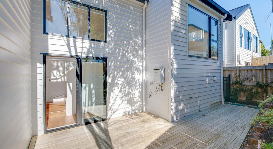  at 132C Stapleford Crescent, Browns Bay, North Shore City, Auckland