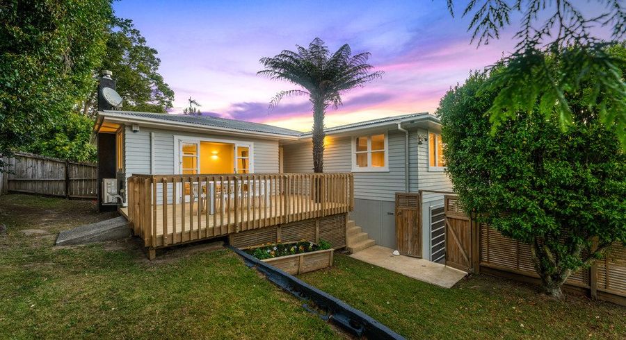  at 1/12 Selwyn Crescent, Forrest Hill, North Shore City, Auckland