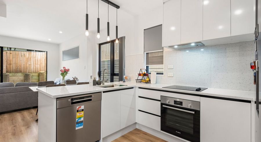  at 8B Hobart Crescent, Wattle Downs, Manukau City, Auckland