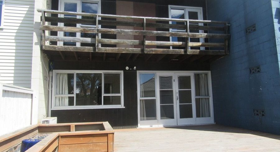  at 2/49 Picton Avenue, Riccarton, Christchurch City, Canterbury