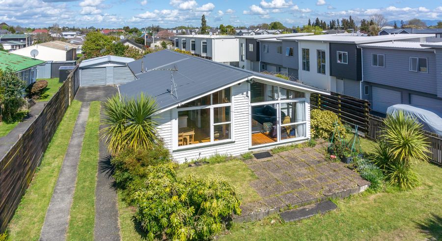  at 146 Old Farm Road, Hamilton East, Hamilton