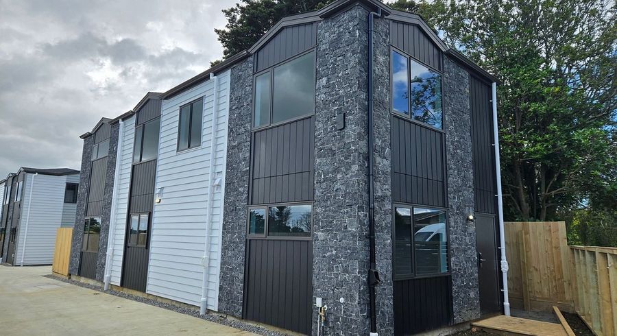  at 2 Woolfield Road, Papatoetoe, Manukau City, Auckland