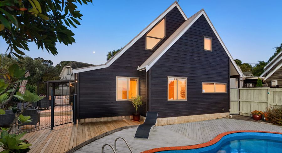  at 1/18A Sunnynook Road, Sunnynook, Auckland