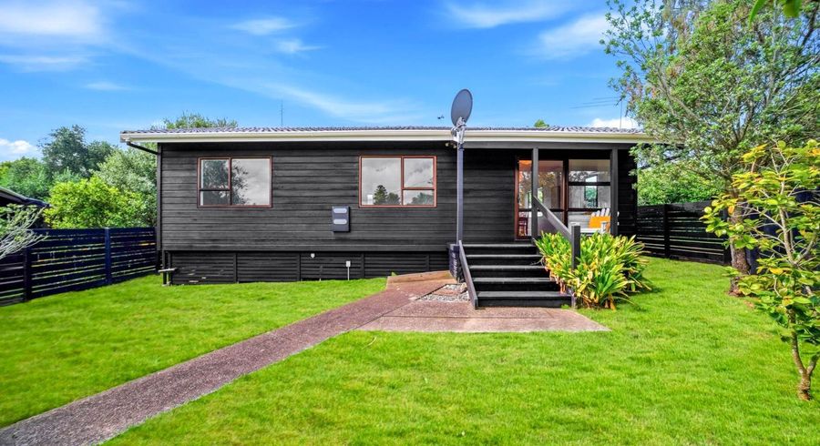  at 4/7 Vera Road, Te Atatu South, Waitakere City, Auckland