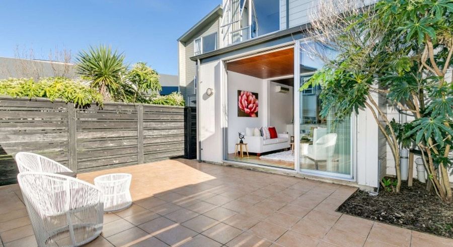  at 2/3 Severn Street, Island Bay, Wellington, Wellington