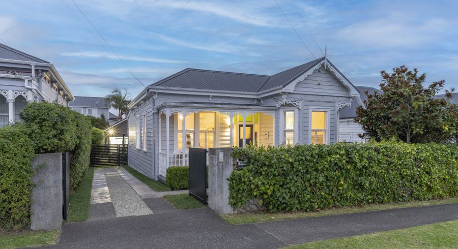  at 3 Goring Road, Sandringham, Auckland