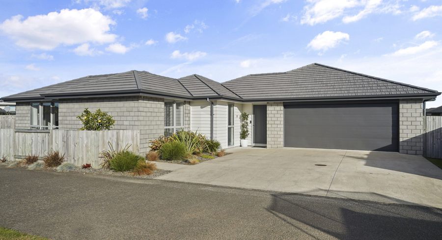  at 37 Kahuparere Crescent, Pyes Pa, Tauranga
