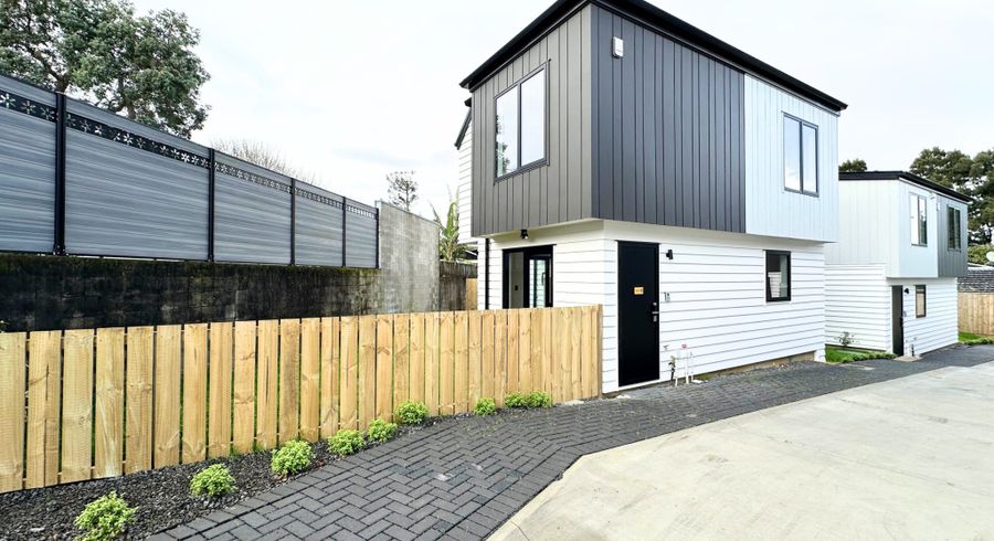  at Lot 8, 24 Tupaki Place, Pakuranga Heights, Manukau City, Auckland
