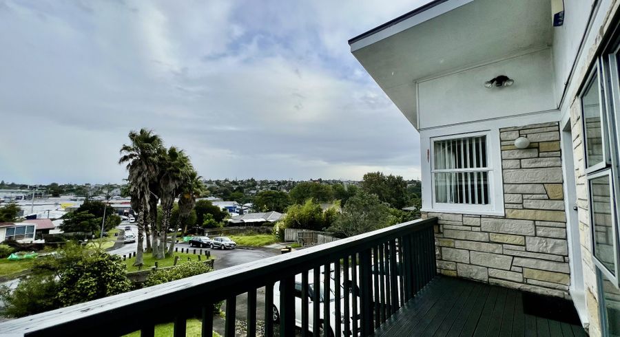  at 19 sunhave avenue, Glenfield, North Shore City, Auckland