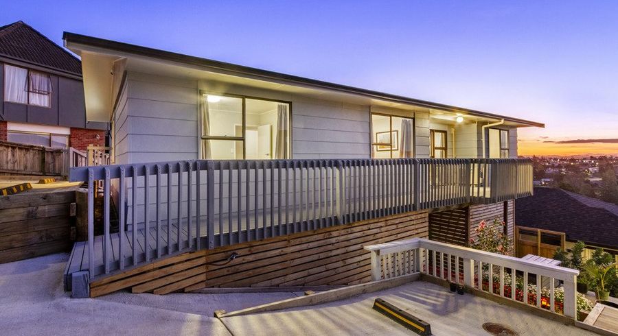  at 50 Tree View Avenue, Glenfield, Auckland