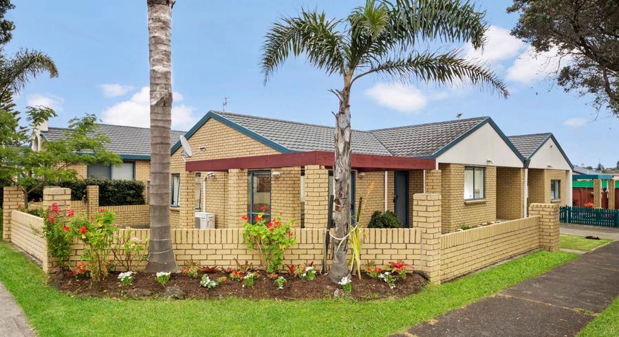  at 2 Reid Road, New Lynn, Auckland