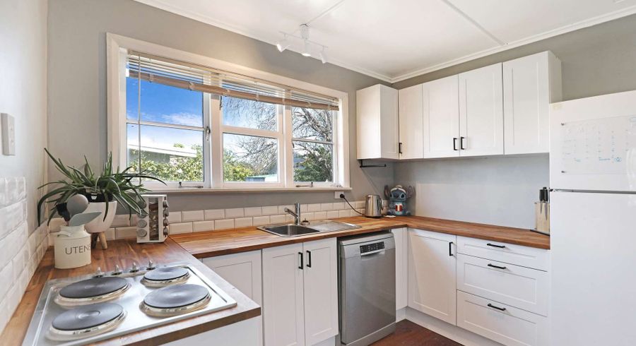  at 43 Lewis Avenue, Aramoho, Whanganui, Manawatu / Whanganui