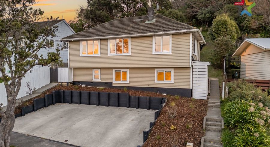  at 21 Franklyn Road, Tawa, Wellington