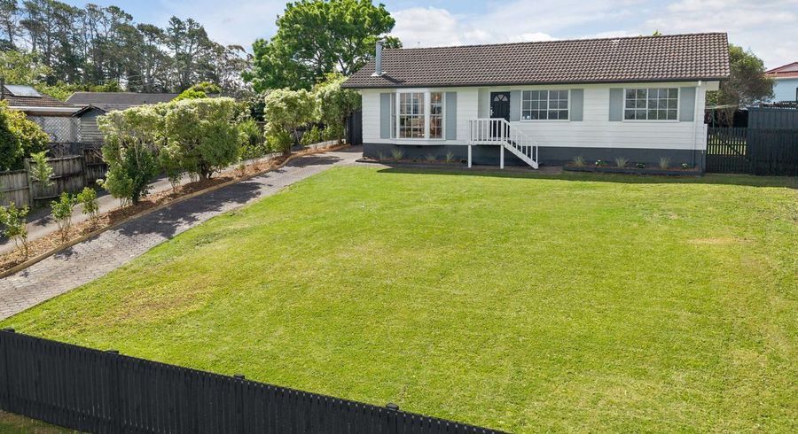  at 5 Moxham Grove, Massey, Waitakere City, Auckland