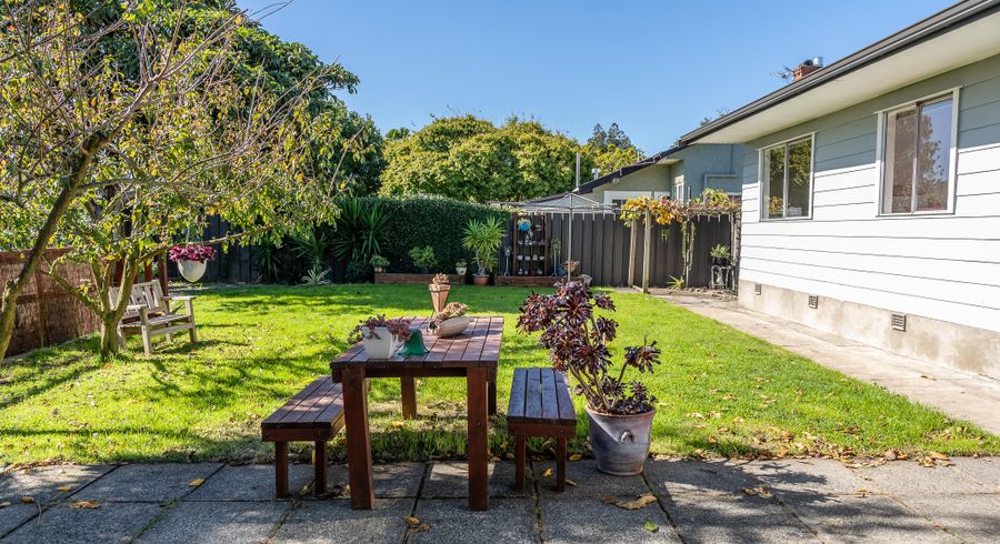  at 15 Naylor Street, Hamilton East, Hamilton
