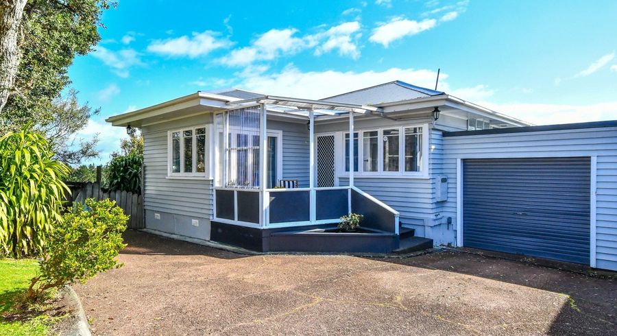  at 32 Peverill Crescent, Papatoetoe, Auckland