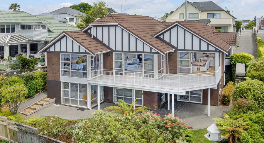  at 2/40 Cook Street, Howick, Manukau City, Auckland