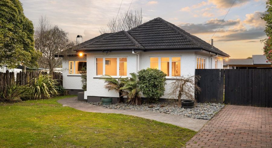  at 26 Forest Lake Road, Forest Lake, Hamilton, Waikato