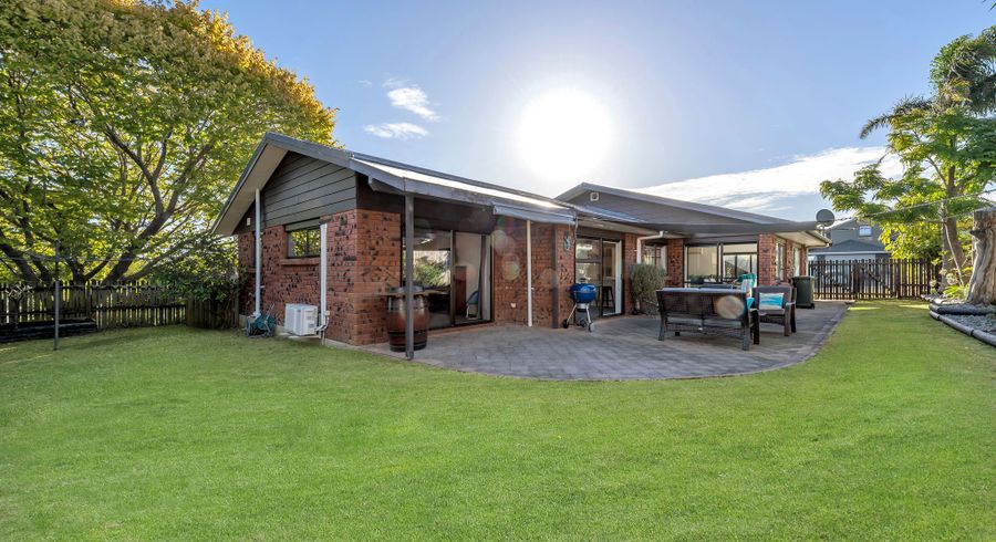  at 6 Billabong Place, Botany Downs, Auckland