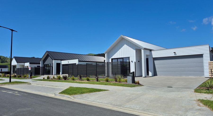  at 4 Mataikokako  Loop, Kawakawa Bay, Manukau City, Auckland