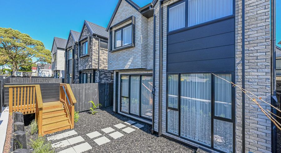  at 151B Prince Regent Drive, Farm Cove, Manukau City, Auckland