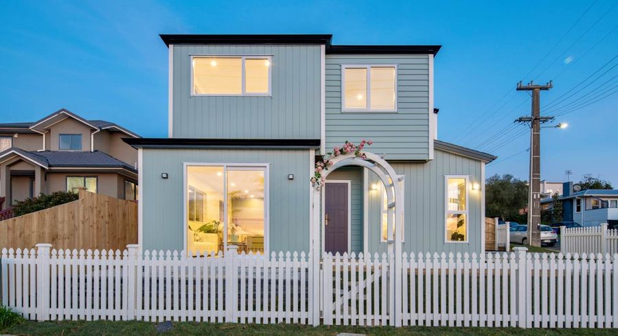  at 31 College Road, Northcote, North Shore City, Auckland