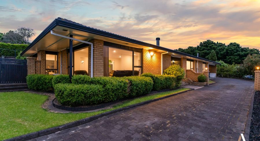  at 4 Kingsclere Place, Goodwood Heights, Auckland