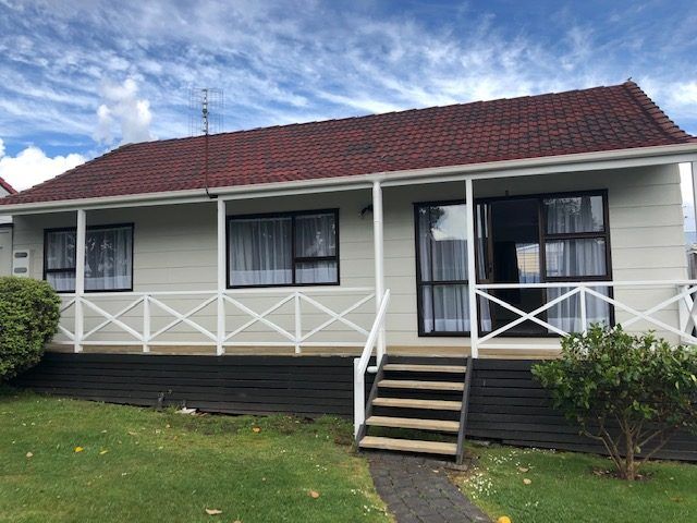  at 2/18 Waiari Road, Conifer Grove, Papakura, Auckland