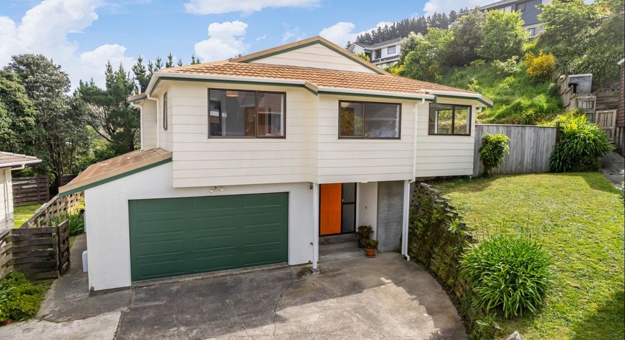  at 14 Cullen Place, Tawa, Wellington