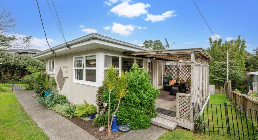  at 1&2/6 Elliott Avenue, Bayview, North Shore City, Auckland