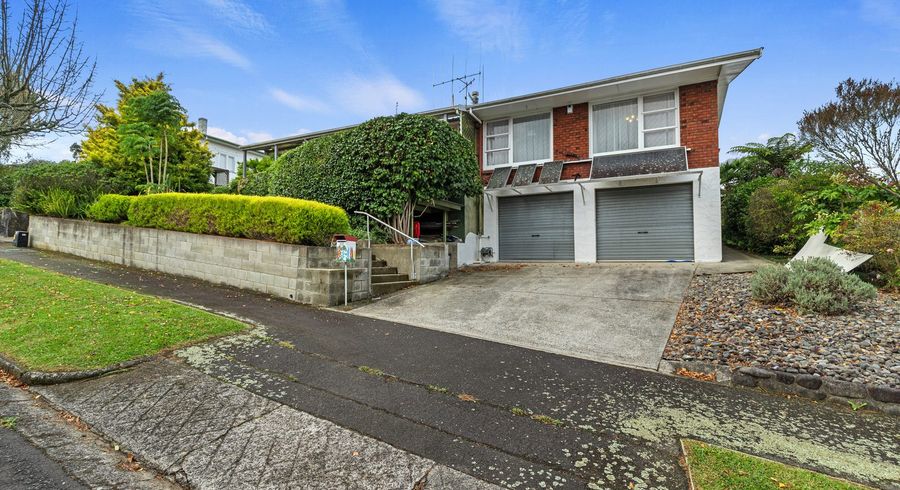  at 22 Sutton Crescent, Hillcrest, Hamilton