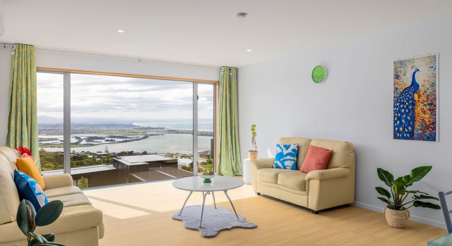  at 5 Stoneyridge Close, Mount Pleasant, Christchurch