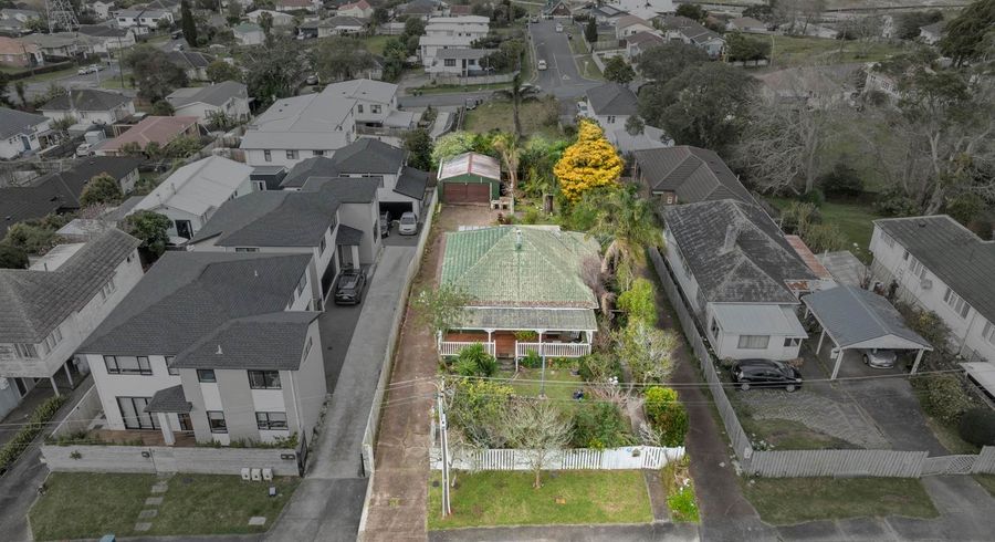  at 8 Revel Avenue, Mount Roskill, Auckland City, Auckland