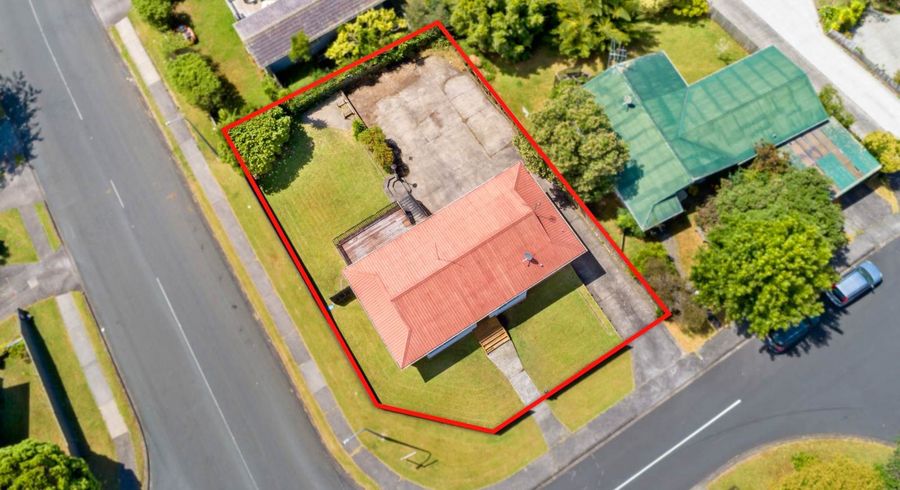  at 2 Lorena Place, West Harbour, Auckland