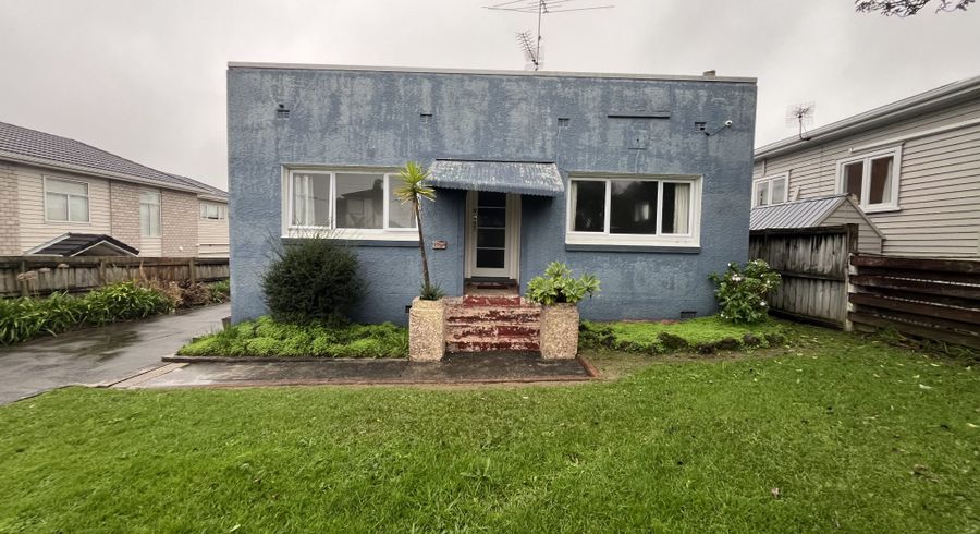  at 1558 Dominion Road Extension, Mount Roskill, Auckland City, Auckland