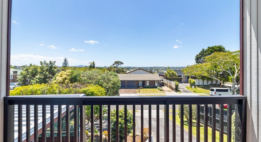  at 9 Downsview Road, Pakuranga Heights, Auckland