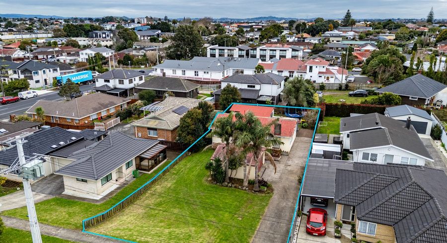  at 4 Grande Vue Road, Papatoetoe, Manukau City, Auckland