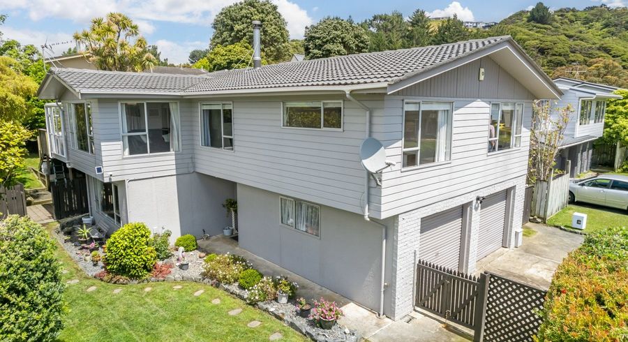  at 3 Bowline Place, Whitby, Porirua