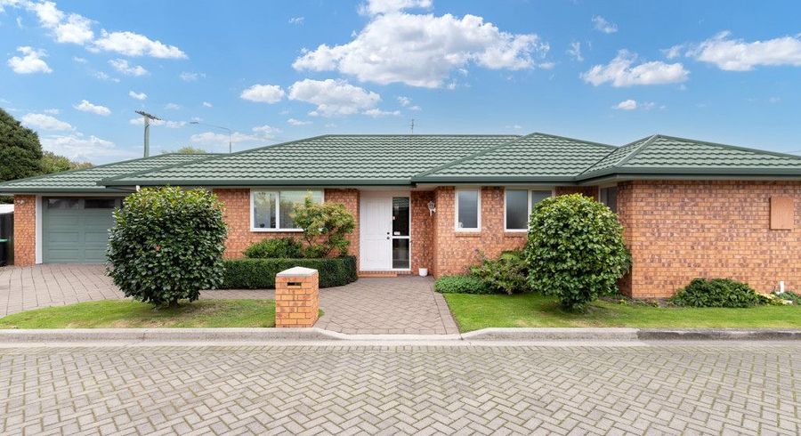  at 1/74 Racecourse Road, Sockburn, Christchurch