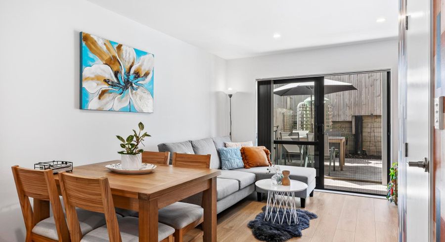  at 4/6 South Pacific Place, Henderson, Waitakere City, Auckland