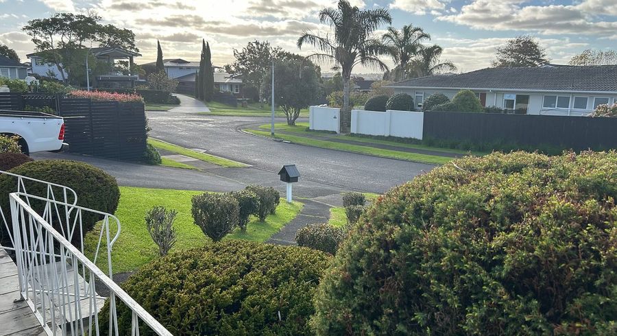 at 1 Melissa Place, Farm Cove, Manukau City, Auckland
