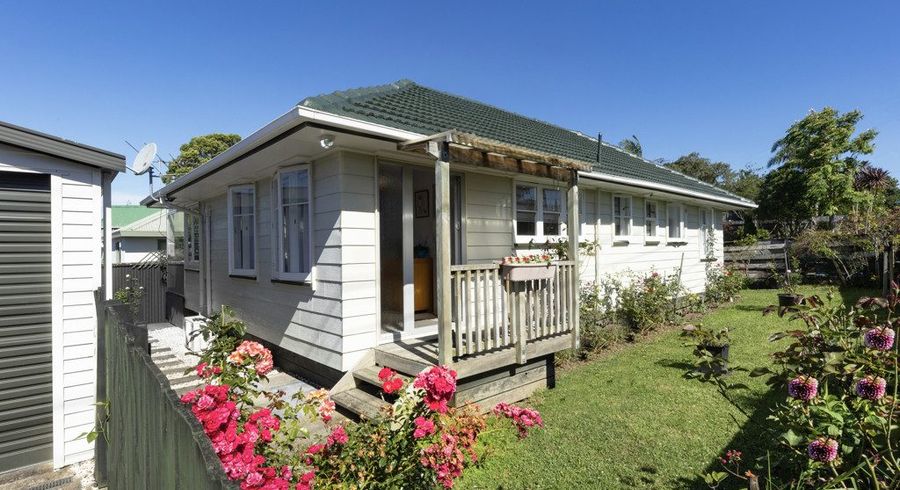  at 2 Simpson Road, Ranui, Auckland