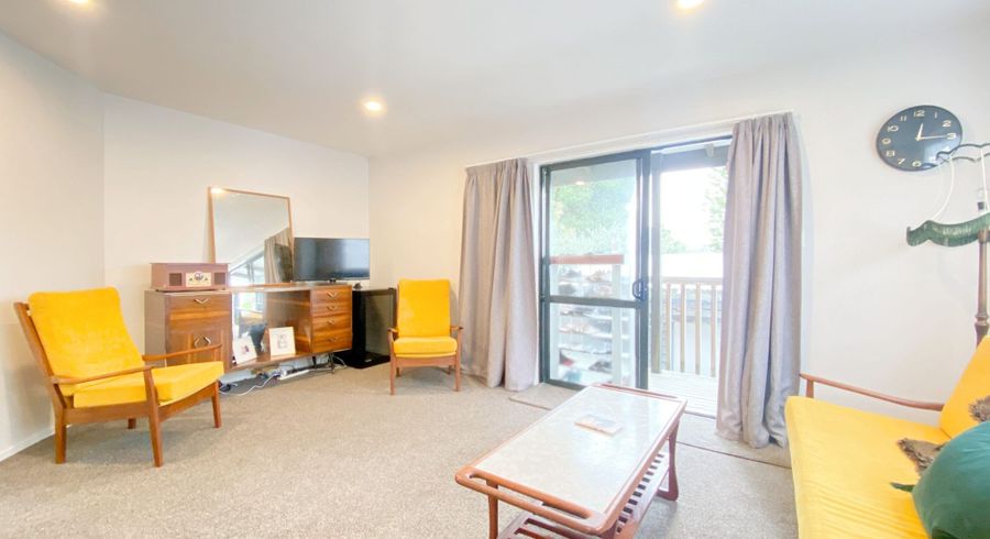  at 5a Sunvue Road, Glen Eden, Waitakere City, Auckland