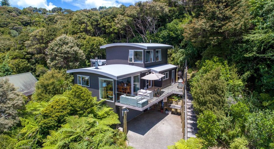  at 18 Victoria Road North, Onetangi, Waiheke Island, Auckland