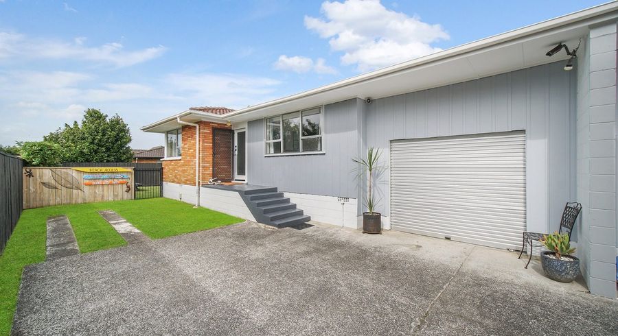  at 2/15 Poinsettia Place, Henderson, Auckland