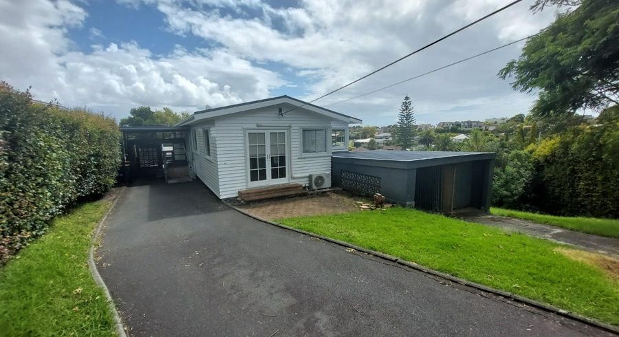  at 6 Crichton Terrace, Hauraki, North Shore City, Auckland