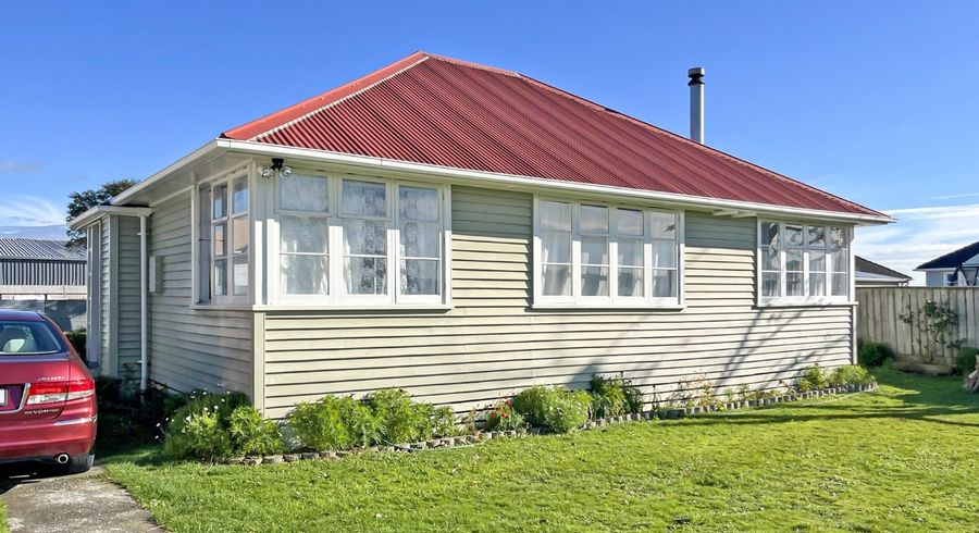  at 4 Thames Street, Roslyn, Palmerston North, Manawatu / Whanganui