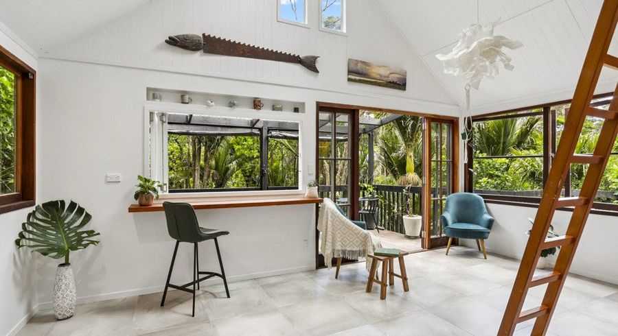  at 90 Laingholm Drive, Laingholm, Waitakere City, Auckland